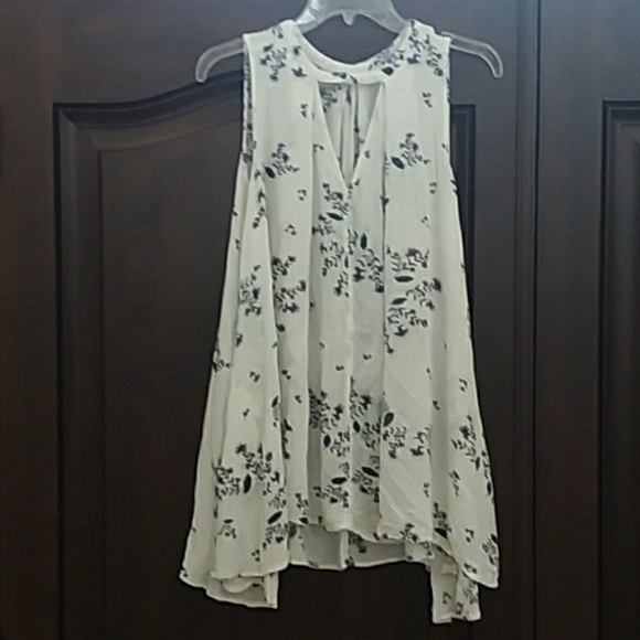 Free People Tops - Free People size small floral white tank top flowy